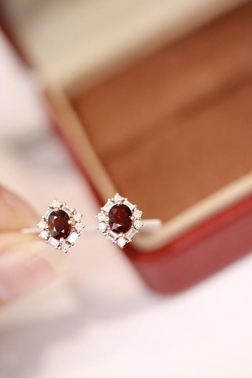 0.79ct 红宝石耳钉 商品图2