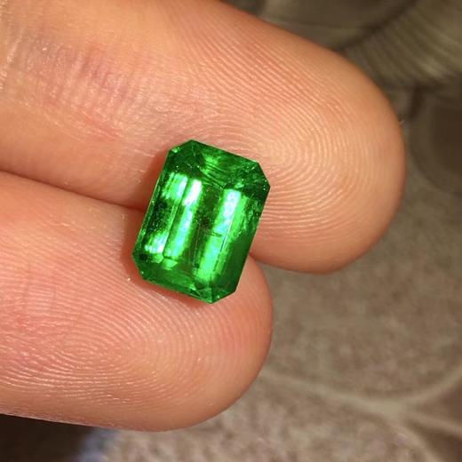 1.7ct 祖母绿裸石 商品图1