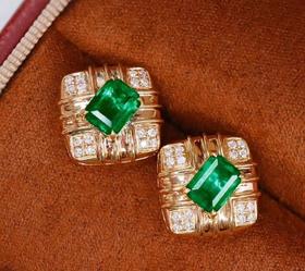 1.37ct 祖母绿耳钉