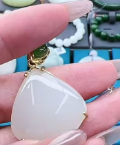白玉吊坠-白玉扇贝款