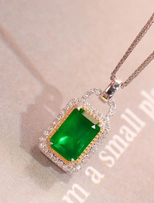 1.9ct 祖母绿吊坠 商品图3