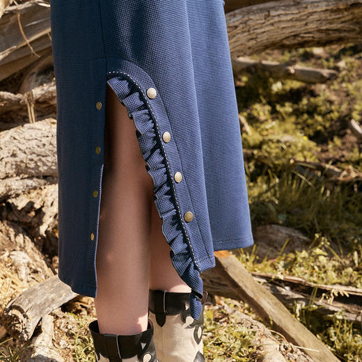 两三事梵高文艺专属宠爱2024秋新款百搭荷叶边拼接开叉高腰半身裙 商品图2