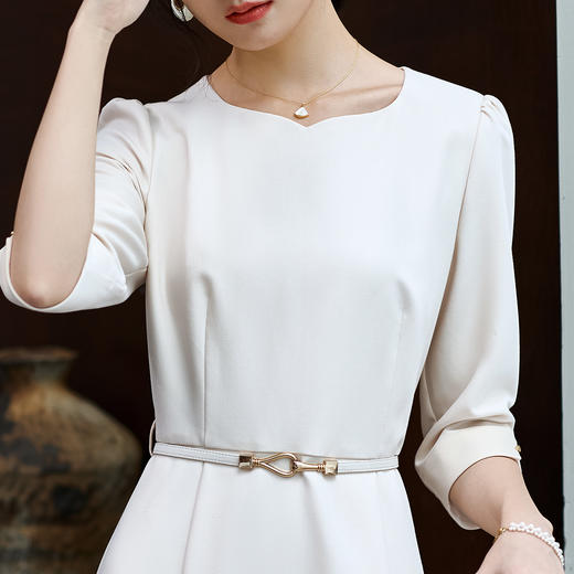 米思阳2025秋季新款收腰显瘦法式复古连衣裙高级感纯色裙子女2938 商品图4