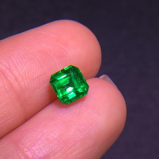 1.42ct 祖母绿裸石 商品图1