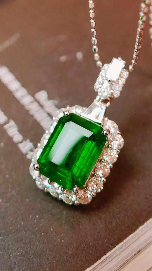 2.22ct 祖母绿吊坠 商品图2