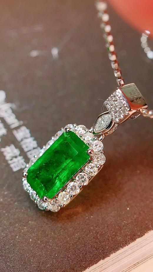 0.73ct 祖母绿吊坠 商品图4