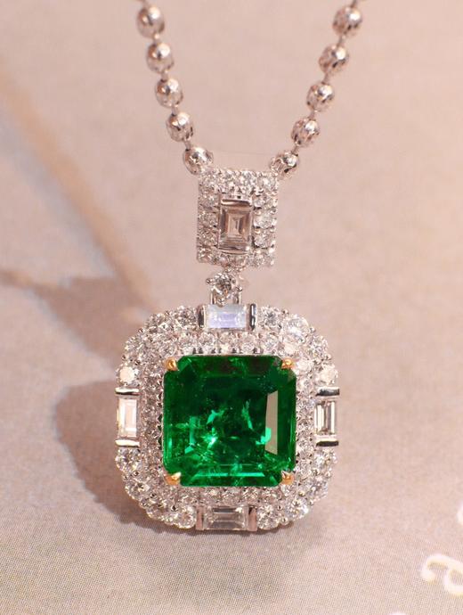 2.2ct 祖母绿吊坠 商品图0