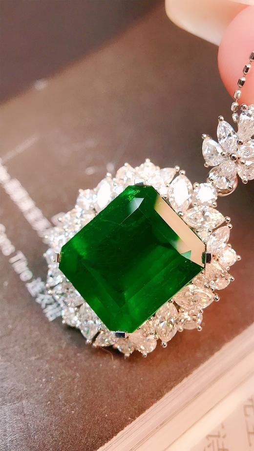 7.49ct 祖母绿吊坠 商品图0