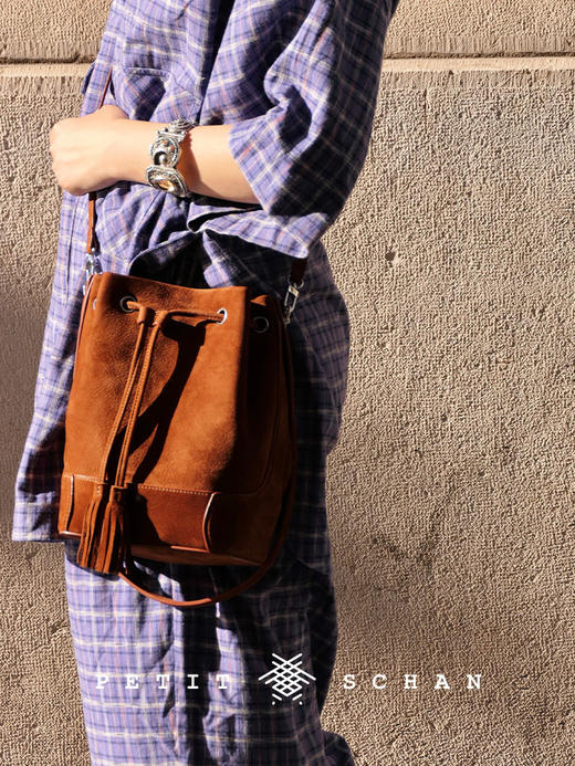 PETIT SCHAN小闪 BAG#010 Endless passion 浓情不倦 意大利进口麂皮绒磨砂皮法式单肩斜挎水桶包 商品图7