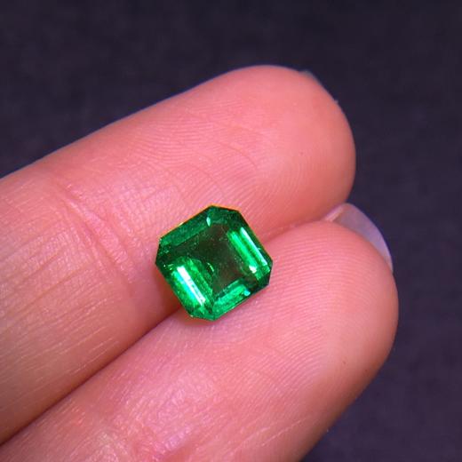 1.3ct 祖母绿裸石 商品图0