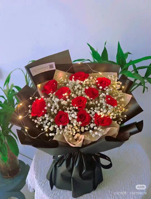 11只玫瑰满天星花束 商品图1