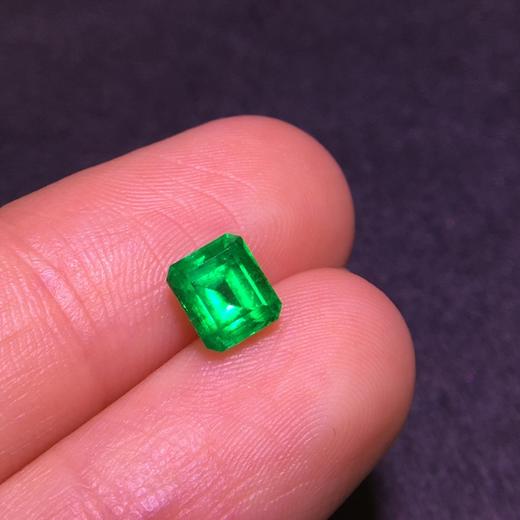 1.1ct 祖母绿裸石 商品图5