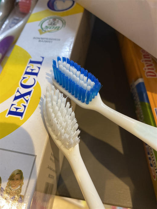 随机发！老外牙刷~男女都有，儿童款很少，NO退NO换！ 商品图12