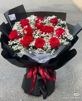 11只玫瑰满天星花束