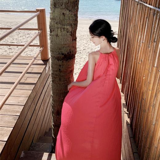 【法式轻奢系列！高级感挂脖连衣裙】多巴胺海边，挂脖性感度墙裂推荐，法式过膝长裙压褶大摆连衣裙，波西米亚海边度假中长裙L 商品图3