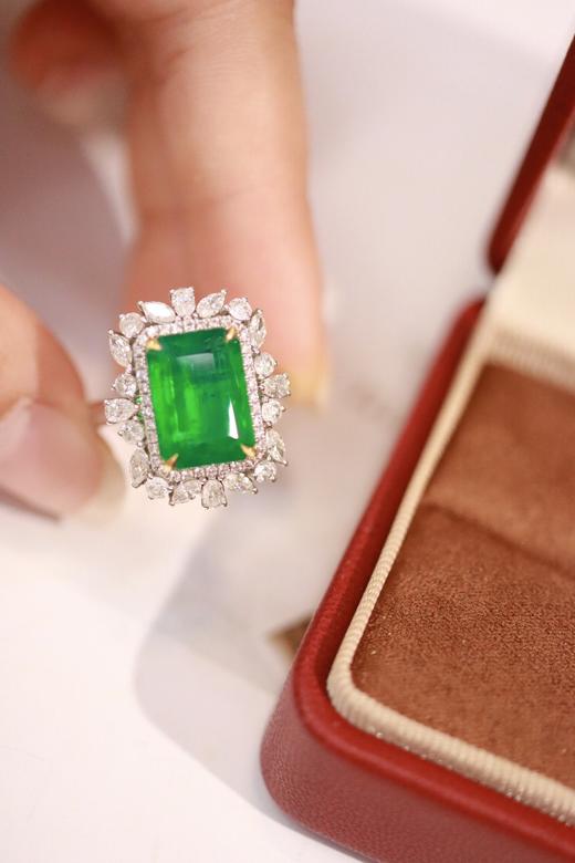 5.5ct 祖母绿戒指 商品图1