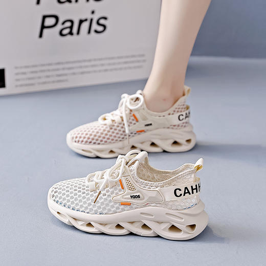 行走的“百搭王”！轻量化闪电飞织鞋 透气柔软不闷脚 防滑耐磨 超舒适 飞织技术 高回弹 强支撑 商品图5