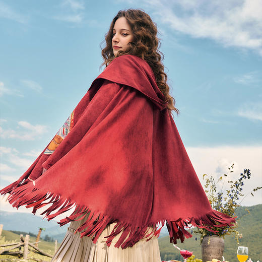 两三事梵高文艺红拂夜奔2024秋季新款刺绣流苏下摆连帽披肩外套女 商品图3