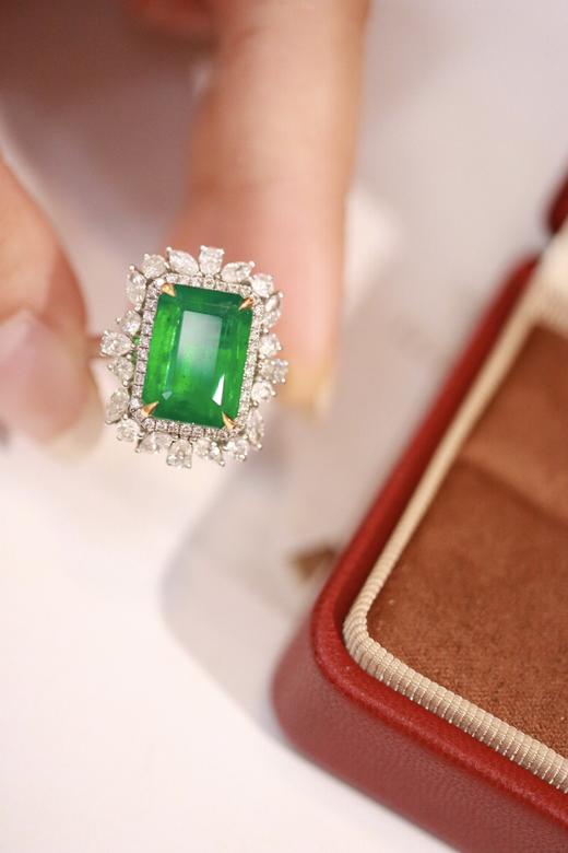 5.5ct 祖母绿戒指 商品图0