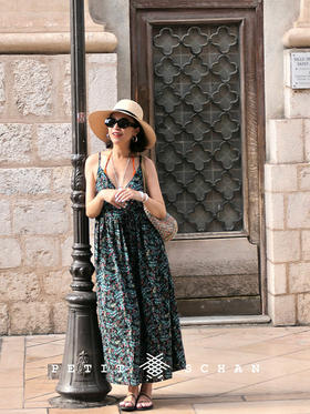 夜晚露天咖啡馆 日本进口纯棉印花法式度假碎花吊带裙/连衣裙