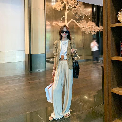 <曾小咸推荐>微信粉丝秒杀专场 仅此今天 活动结束下架【质感miu风】2色毛织开衫 日常169.99/件 立减80 秒杀89.99/件！！ 商品图1