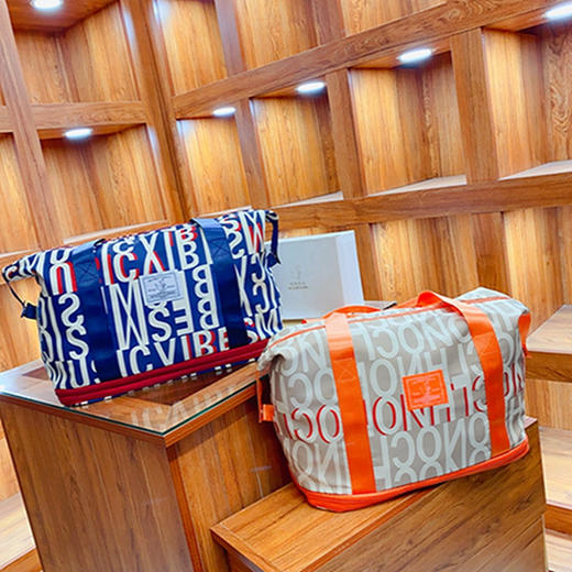 【瑜伽健身收纳行李袋，干湿分离设计，轻便短途旅行必备】手提大容量瑜伽健身干湿分离收纳行李袋 新款轻便短途旅行包袋 多层分隔设计，整齐收纳，不挤压，一袋搞定所有物品-QQ 商品图2