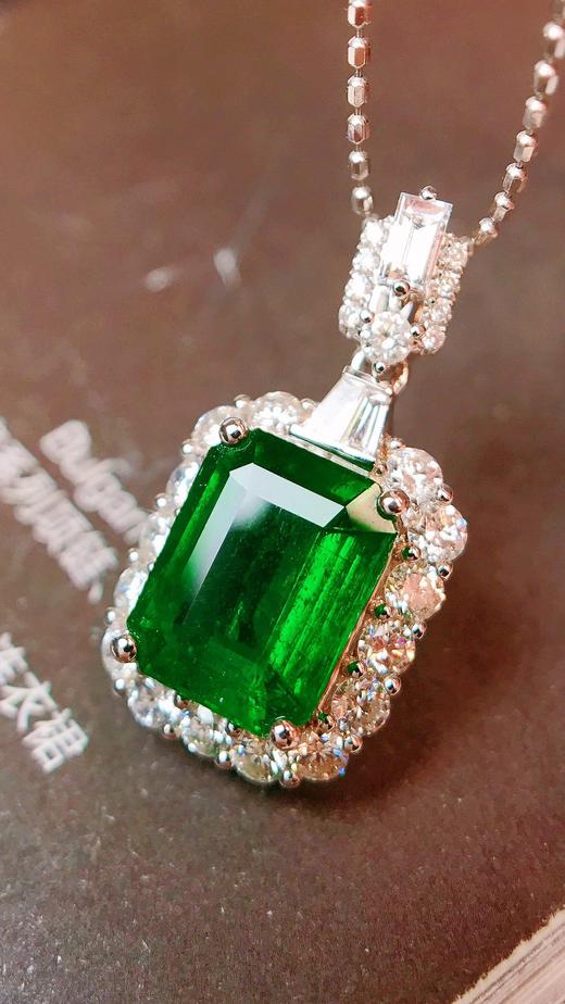 2.22ct 祖母绿吊坠 商品图0