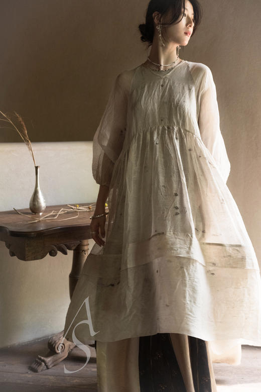 Mutedance  金色/裸色植物染纱质真丝连衣裙 商品图0
