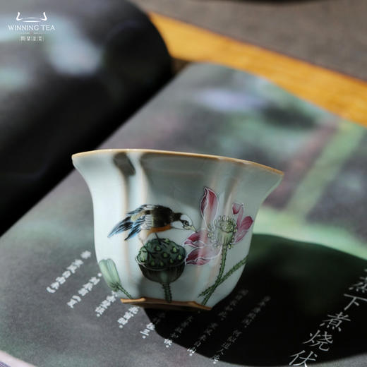 问鼎汝瓷鼎峰系列天青癸卯梨瓣杯（莲蓬翠鸟）（缺货） 商品图2