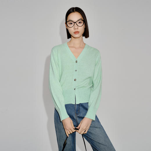 【特惠不退货】伊芙丽设计感异形纽扣薄荷绿针织衫2024春1F2130251 商品图0