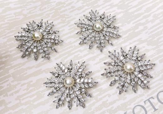 7DAYS天然贝母淡水珍珠雪花胸针 商品图1