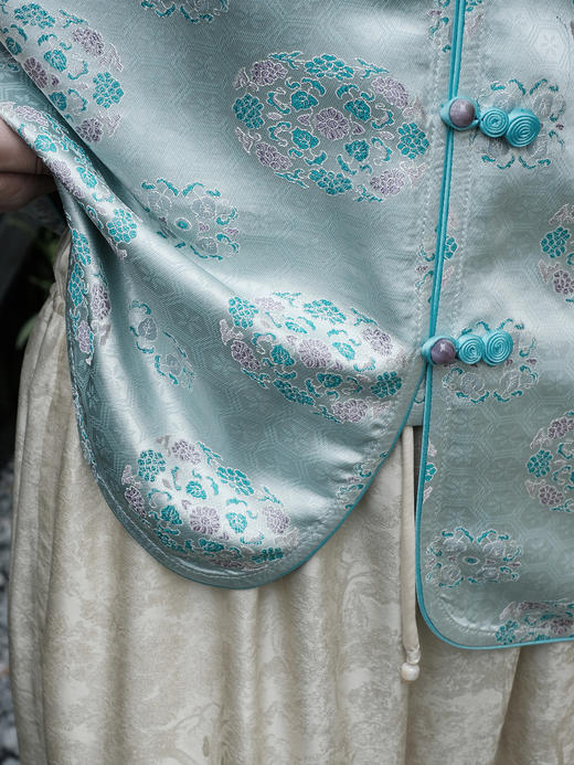 盛唐婧 |真丝宋锦宝相花对襟上衣 商品图3