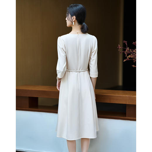 米思阳2025秋季新款收腰显瘦法式复古连衣裙高级感纯色裙子女2938 商品图2