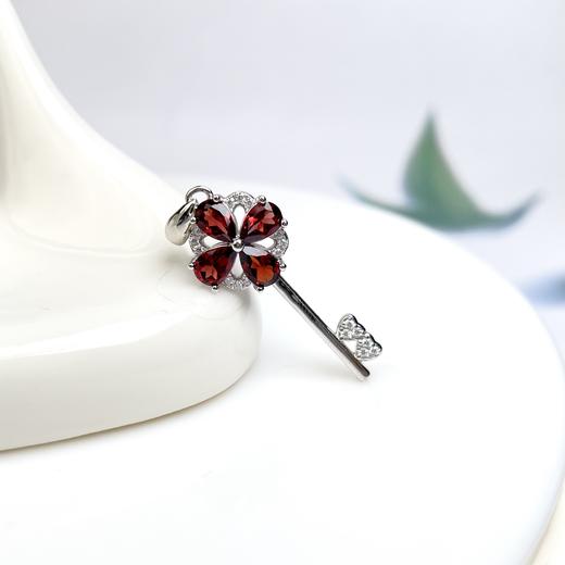 16954石榴石吊坠-四叶草钥匙 商品图0