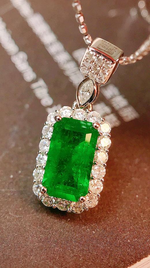 0.73ct 祖母绿吊坠 商品图3