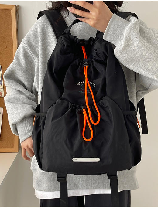 👉【椒盐和猫束口抽绳大容量背包】✅超大容量设计，轻松装下羽毛球拍、笔记本电脑、✨书本等日常用品，完全满足了我对于实用性的需求！ 商品图4