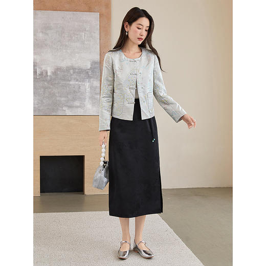 【年货节】熙世界复古国风女士短外套2025秋款气质优雅新中式古韵提花上衣 商品图4