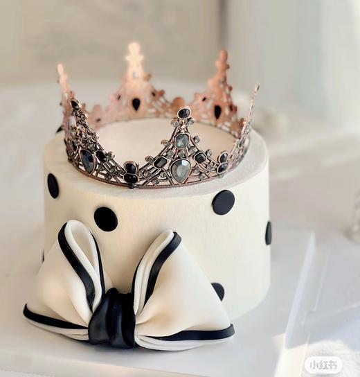 【臻品系列】---半翻糖【巴洛克皇冠蝴蝶结】蛋糕 商品图0