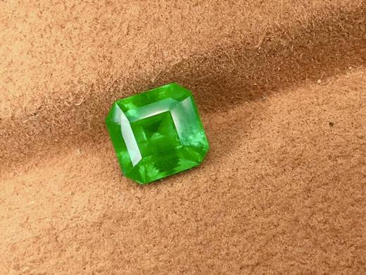 1.94ct 祖母绿裸石 商品图2