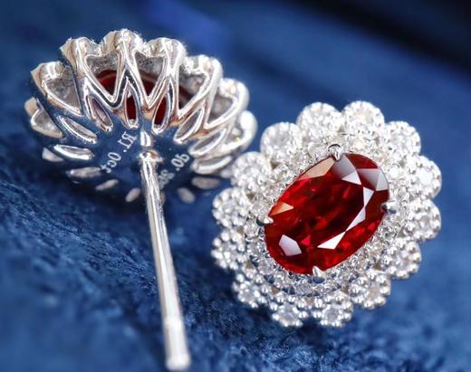 1.0ct 红宝石耳钉 商品图3