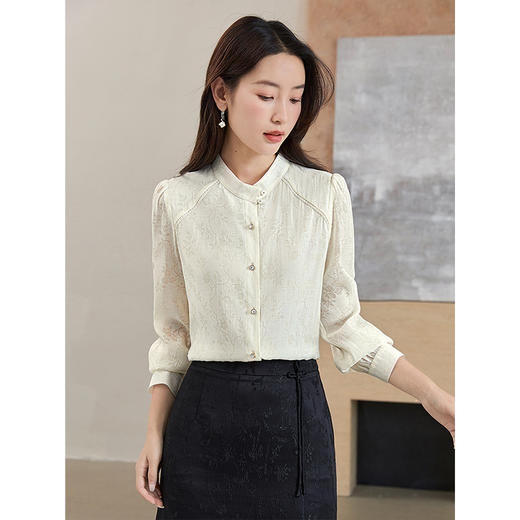 【59元福袋不支持退换】熙世界新中式杏白色衬衫2024年秋季新款轻国风暗纹提花长袖衬衣 商品图2