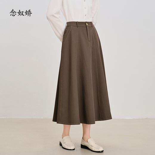 【商场同款】CNS4861 “ 美拉德伞裙 ”  美拉德棕秋季的主打色 多片结构线打造小A摆散裙 裙型流畅立体显瘦 撞色明线设计摩登现代 TR面料垂感有型透气好穿 商品图1