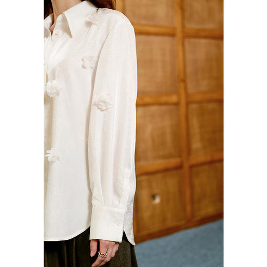 HeyDress立体绣花衬衫女白色缎面设计感通勤优雅气质宽松百搭上衣 商品图2