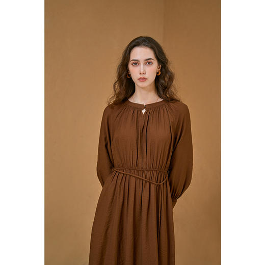 HeyDress法式连衣裙女秋季宽松圆领花瓣腰带设计气质垂感长袖裙子 商品图1