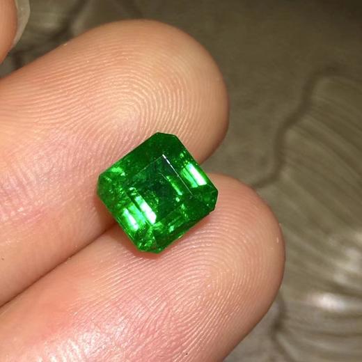 1.96ct 祖母绿裸石 商品图1