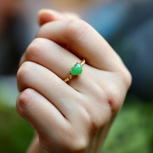 冰种阳绿翡翠心戒指18k黄金镶嵌 商品图4