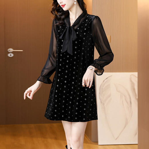 雀说新款时尚洋气V领系带丝绒拼接宽松减龄中裙AL5919 商品图1