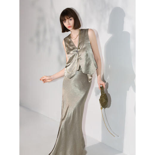 COCOBELLA[100%醋酸]重工斜裁肌理半身裙秋奢感鱼尾裙HS0039C 商品图3