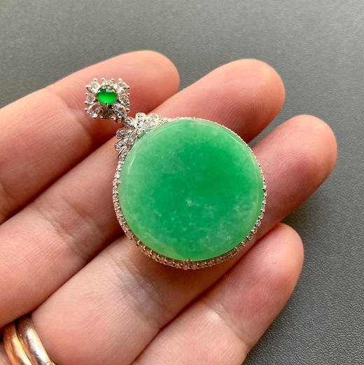 陈梦同款★糯冰种阳绿翡翠无事牌圆牌18k白金镶嵌 商品图6