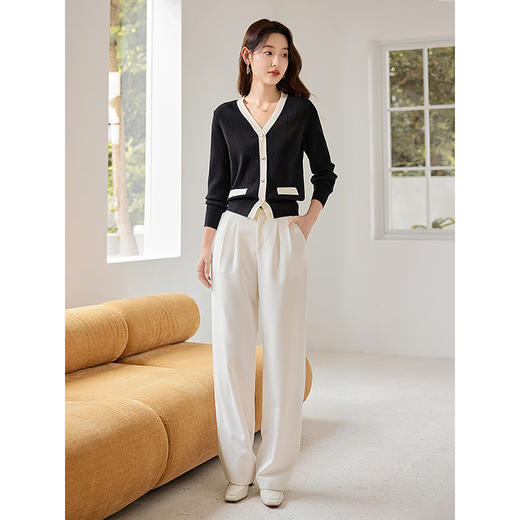 【专属秒杀价】熙世界2025秋季新款法式复古小香风撞色V领针织衫短款开衫外套 商品图3